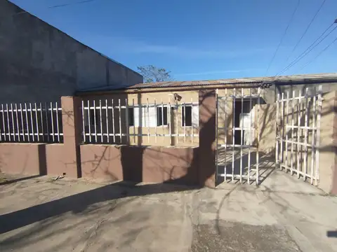 CASA DE 4 AMBIENTES EN ZONA DEL BOTANICO 