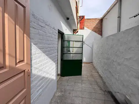 Depto Tipo Casa en Venta en Malaver, USD 120.000