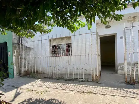 VENTA DE CASA TRES AMBIENTES