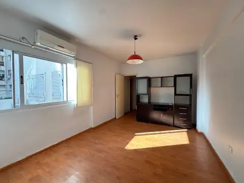 Campana 2900, Piso 2