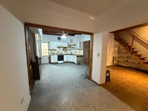 Depto Tipo Casa en Alquiler de 5 ambientes