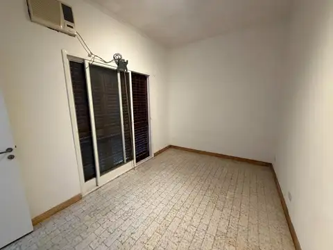 Depto Tipo Casa en Alquiler con 2 cocheras