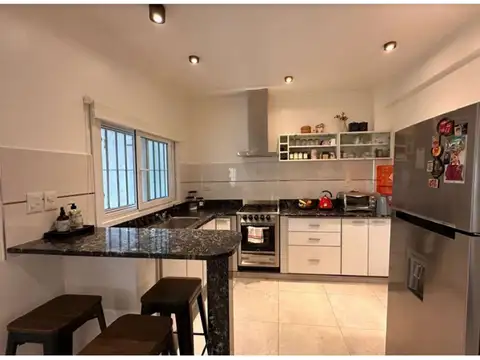 Casa en Alquiler con 1 cochera