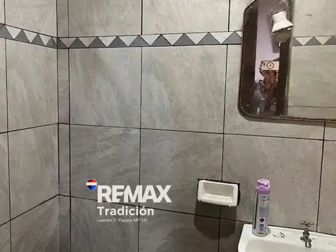 Venta Casa a Reciclar- s/asfalto, en  esquina