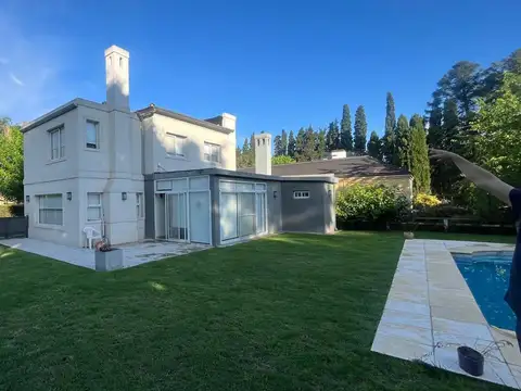 Excelente casa en barrio privado Loma Verde con excelente precio, 3 dormitorios y 3 baños