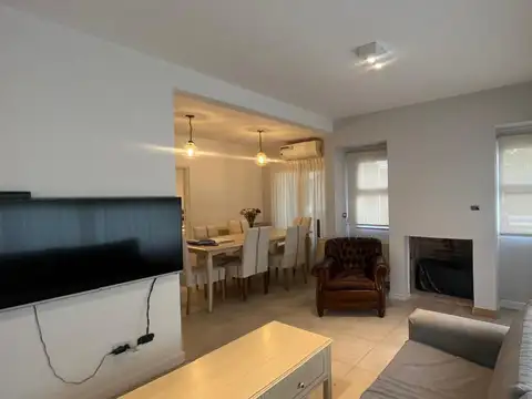 Casa en Venta con 4 cocheras