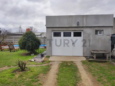 Casa 4 ambientes con 1 baño