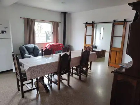 Casa en Venta con 2 cocheras