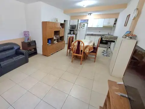Depto Tipo Casa en Venta en Valentín Alsina, USD 58.000