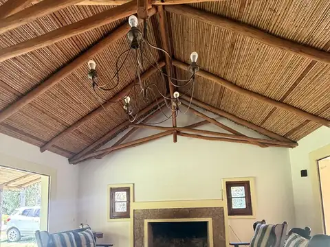 Casa en Venta con 4 cocheras