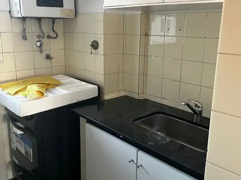 DEPARTAMENTO 1 AMBIENTE CON BALCON AL FRENTE. AV. BELGRANO 707 P.9D AVELLANEDA
