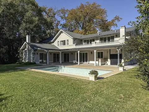 Casa en Venta con 2 cocheras