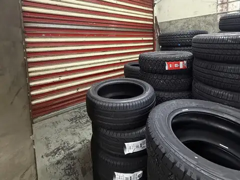 Depósito con local en venta en Almagro