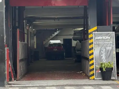 Depósito con local en venta en Almagro