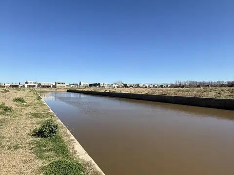 Venta lote al rio en el Barrio Náutico Villanueva