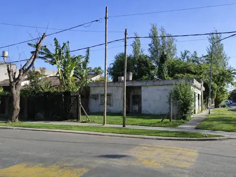Locales/Terreno en VENTA en Benavidez frente a la estacion de Trenes - OPORTUNIDAD