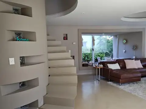 Casa en Alquiler en Centenario, $ 4.000.000