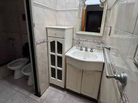 Casa en Alquiler con 1 cochera
