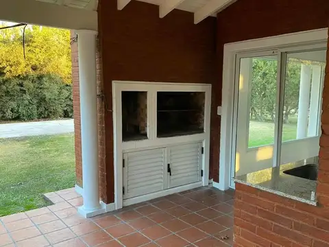 Casa en Venta en Solar Del Bosque, USD 275.000