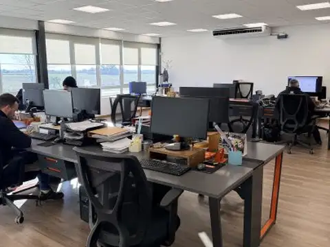 Área Industrial Correa - Nave Industrial con oficinas 2700 m2