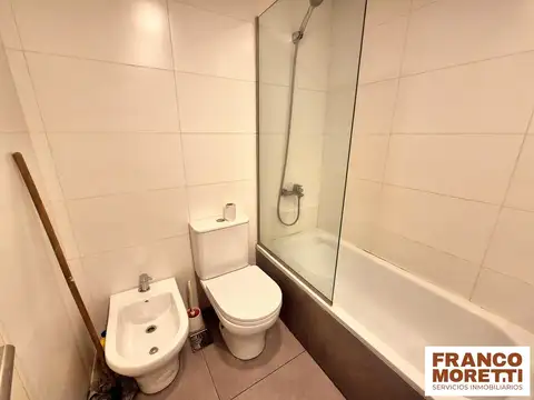 Monoambiente Amueblado con Balcón en Barracas