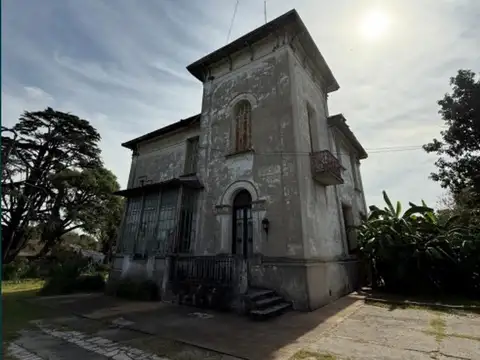 Oficina en casona restaurada – Barrio Jacarandá – Bella Vist