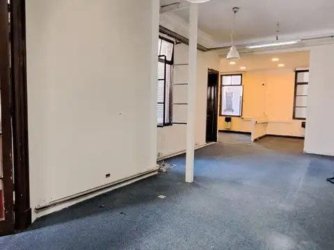 Oficina 6 ambientes con 2 baños