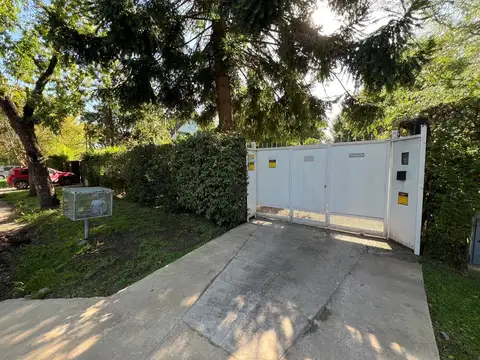 Casa 4 ambientes en venta en Parque Leloir