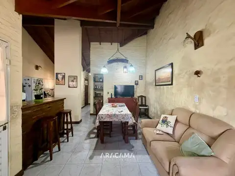 Casa en Venta con 1 cochera