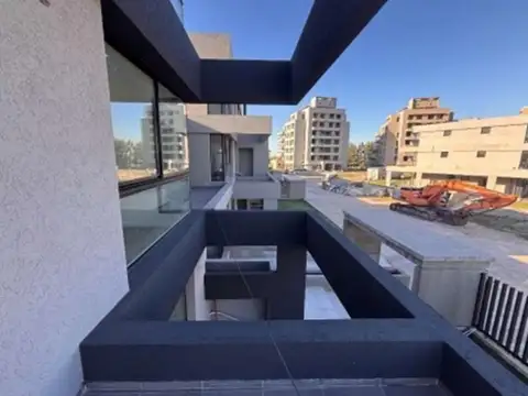 Avenida De Los Colegios 100