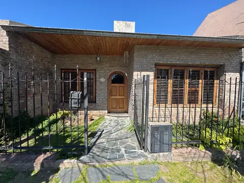 Casa en Venta con 1 cochera