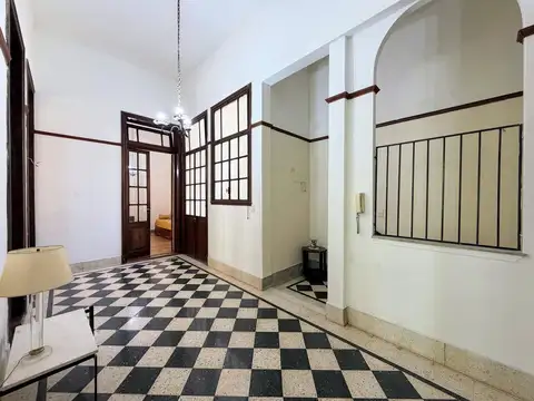 Depto Tipo Casa en Venta en Flores, USD 170.000