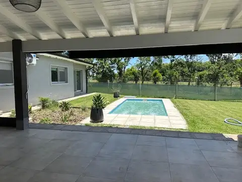 Casa en Venta con 4 cocheras