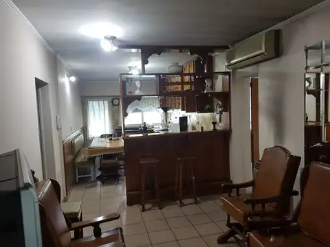Casa 3 ambientes con 2 baños