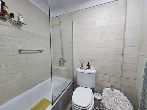 Venta 1 ambiente con balcón, sum, pileta, laundry