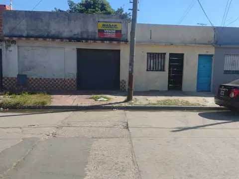 CASA   A REFACCIONAR A MTS DE ESTACION MTE. CHINGOLO