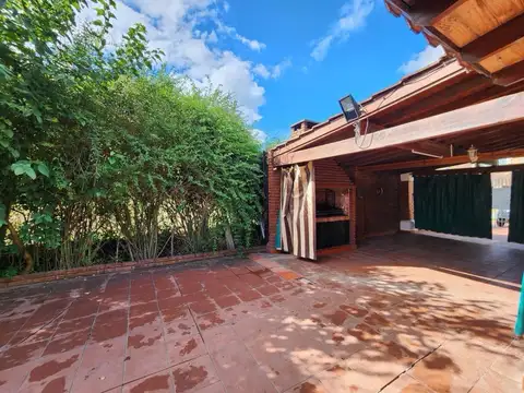 Casa en Venta en Maquinista Savio, USD 215.000