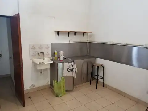 Local comercial en venta a metros de Barcala  y Acceso Oeste - Ituzaingó Norte