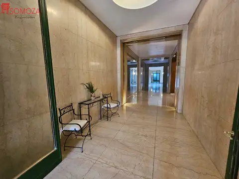 Av. Hipólito Yrigoyen1782, Ciudad Autónoma de Buenos Aires,