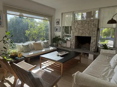 Casa en Alquiler Temporal con 3 cocheras