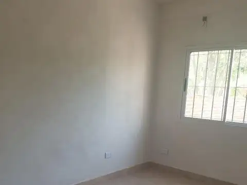 Casa en Alquiler con 1 cochera