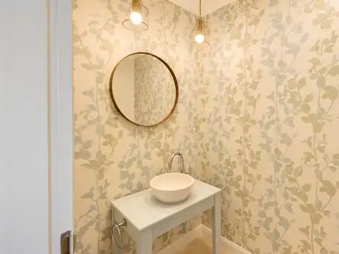 Casa en Venta con 4 cocheras