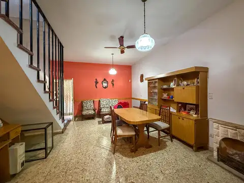 Venta casa de 3 dormitorios con local comercial en planta baja, Fisherton