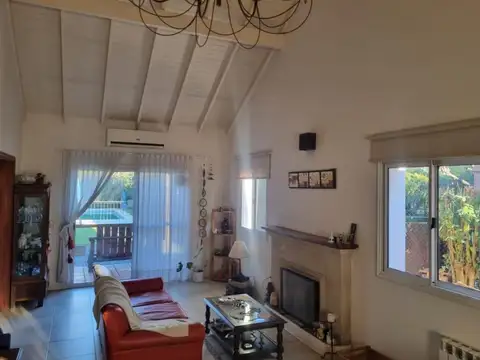 Casa en Alquiler en Benavidez, Excelente Ubicación y con Seguridad Las 24 Hs.! Alquiler Anual!