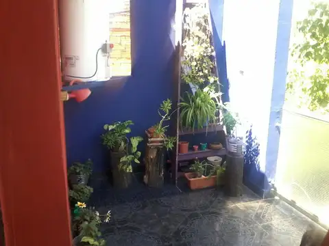 Casa americana con departamento planta alta venta