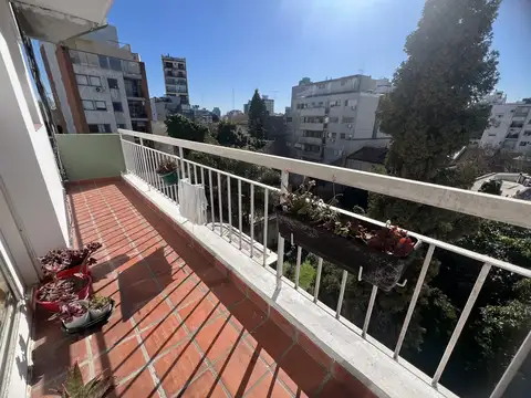 Unico Dos ambientes con Cochera y Baulera 