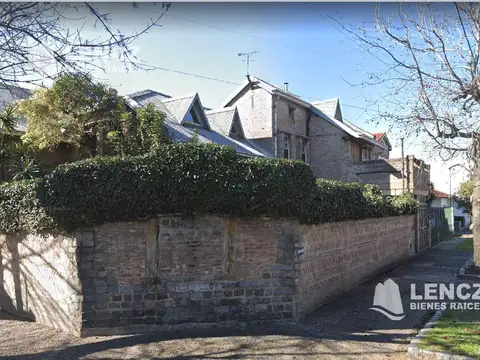 Casa 5 ambientes con 4 baños