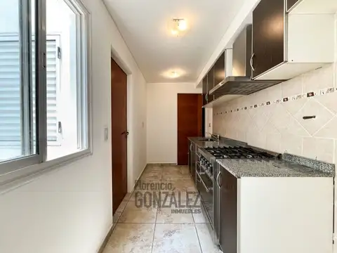 Depto Tipo Casa en Venta en Mataderos, USD 129.000