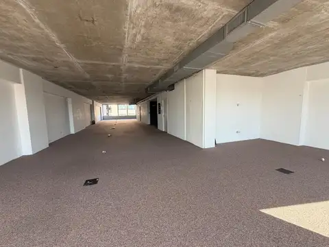 Oficina en Alquiler al Este
