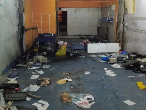 Excelente Local c/RENTA - Vicente López